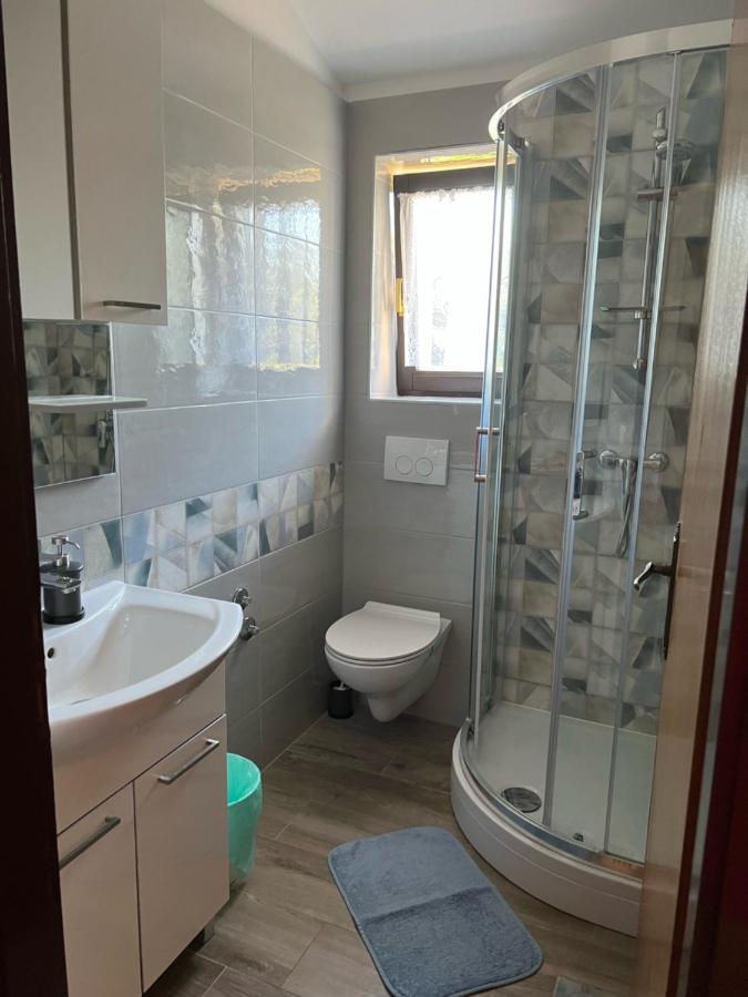 Draga Rooms Njivice Eksteriør billede